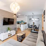 Apartamento Solna 208